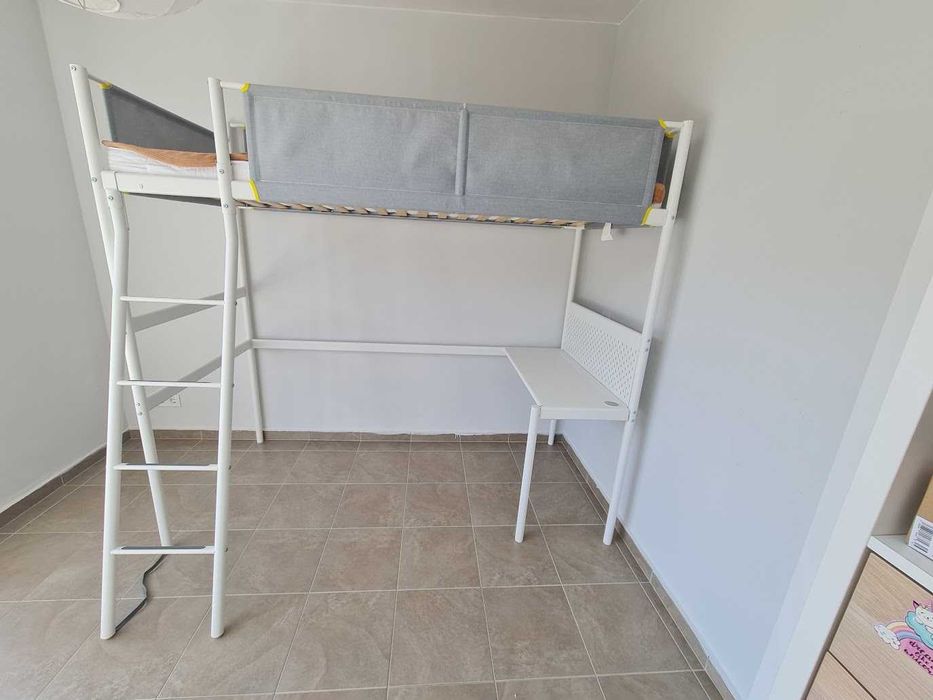 Легло с надстройка и бюро VITVAL IKEA