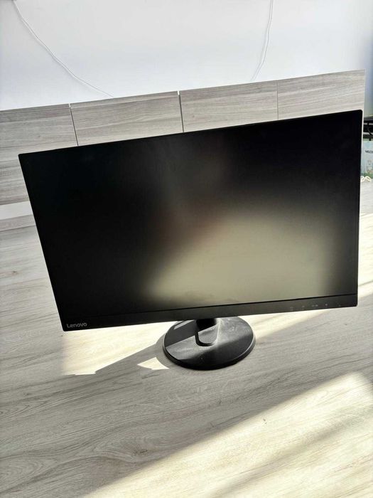 Vand monitor Lenovo 27"
