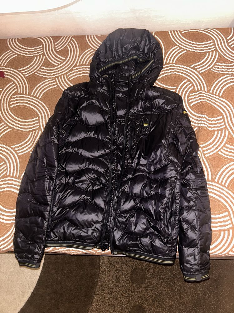 Яке Blauer като ново е, но вече ми е малко и го продавам.