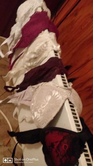 шест красиви дантелени сутиени