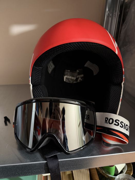 Ски каска, очила и шапка