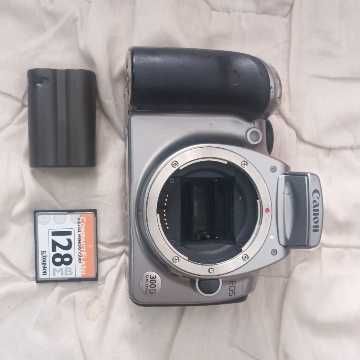 Фотоапарат Canon 300d с обектив 18-55