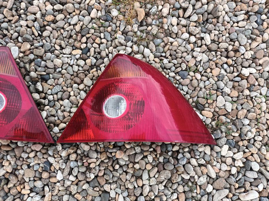 ляв и десен стоп за форд мондео МК3 седан FORD MONDEO