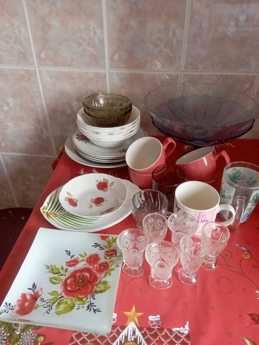 Продам посуду без сколов и трещин