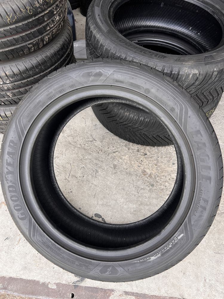4 anvelope vara 275/40/18 + 245/45/18 , GoodYear !