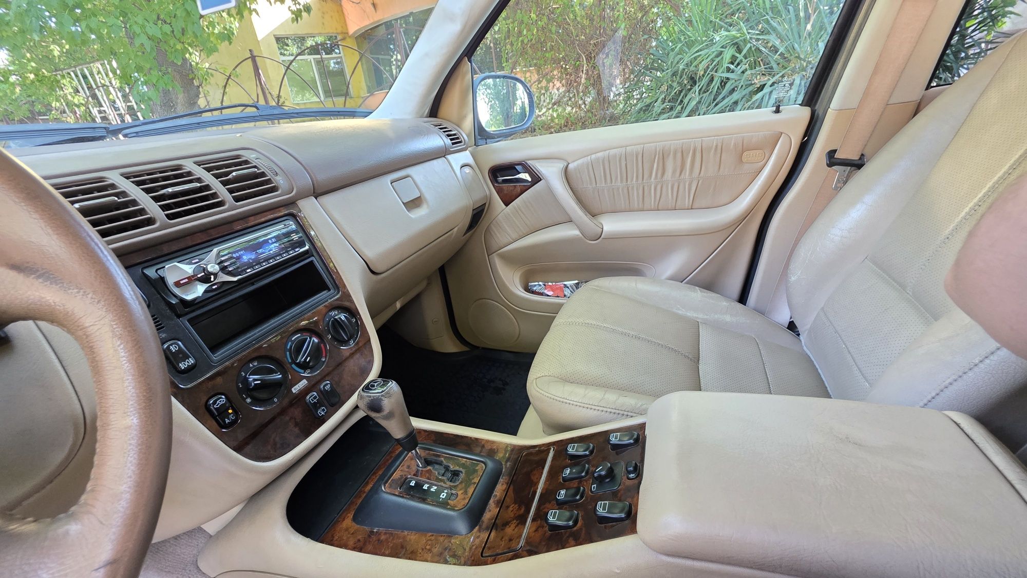 Mercedes ML320 218к.с. 2001г. в движение