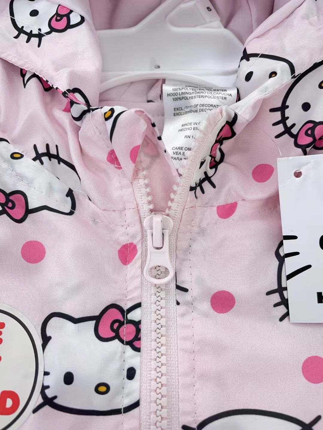 HELLO KITTY Original. Vetrovka