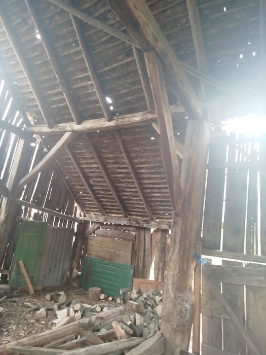 Vând sură veche 15 metri lungime 9 latime