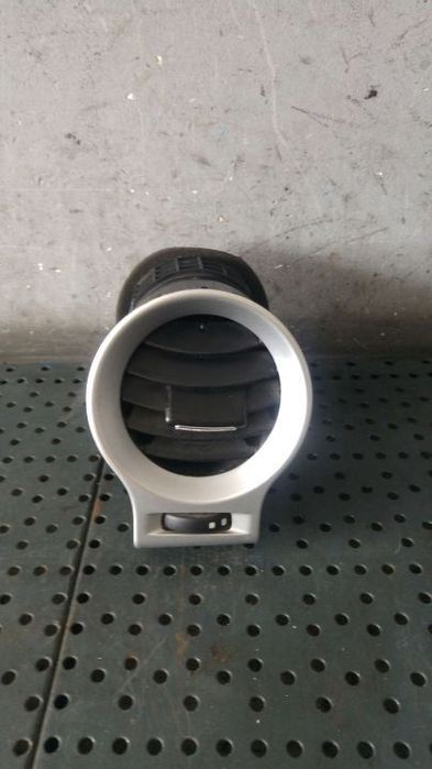 Grila ventilatie bord dreapta mijloc renault koleos 1 hy 68750jy00a 68750jy00b