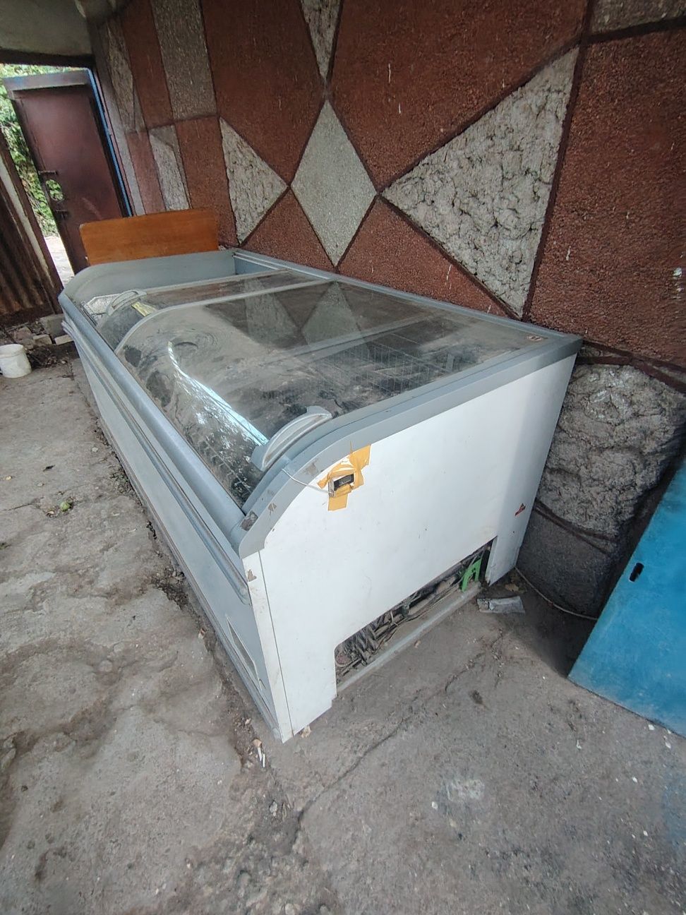 Морозильник бу продаётся