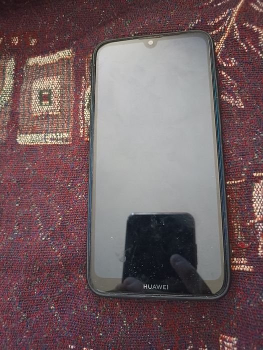 Huawei Y6  с гарантией