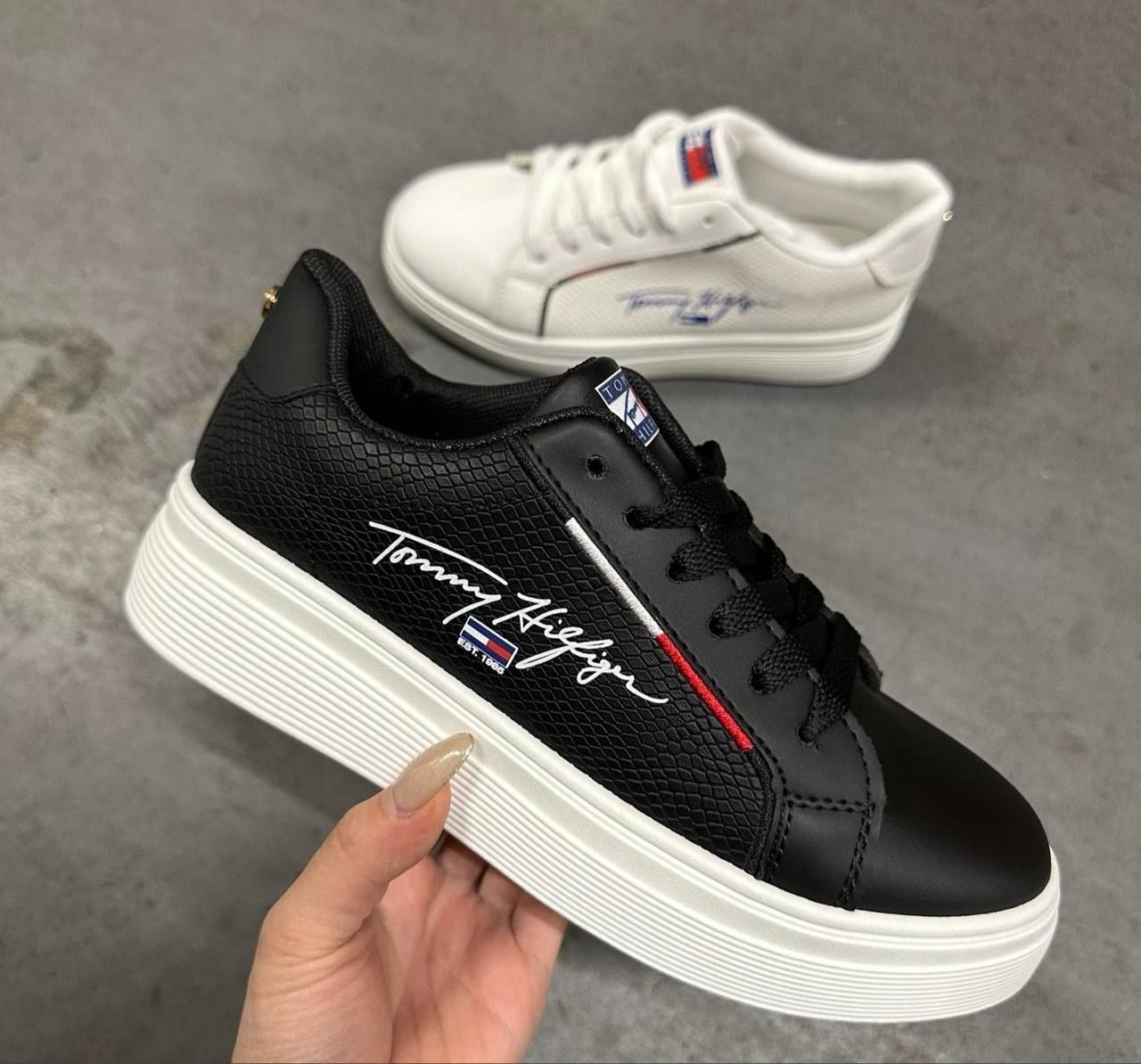 Adidași Tommy Hilfiger