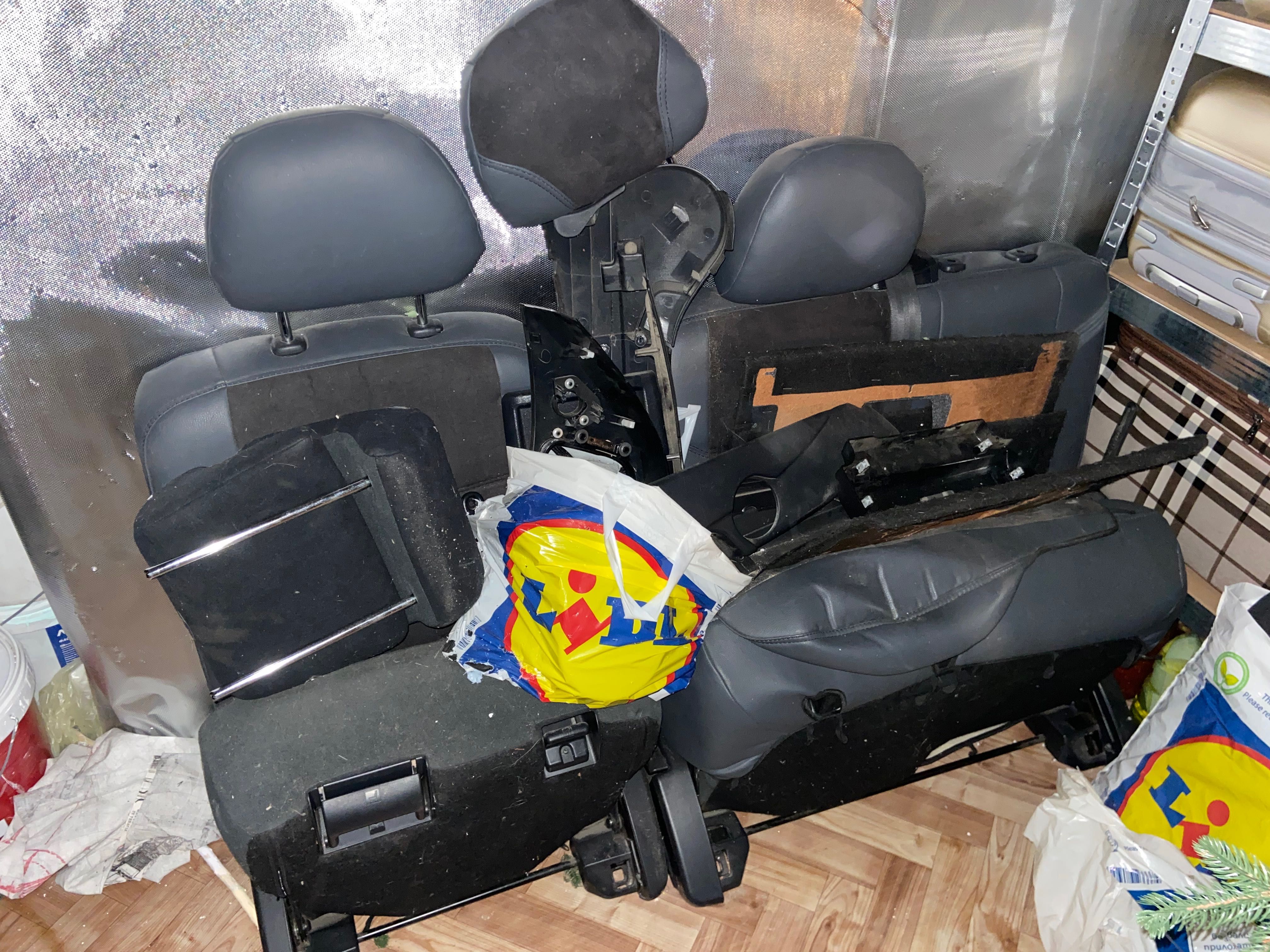 Седалки за Mitsubishi Grandis