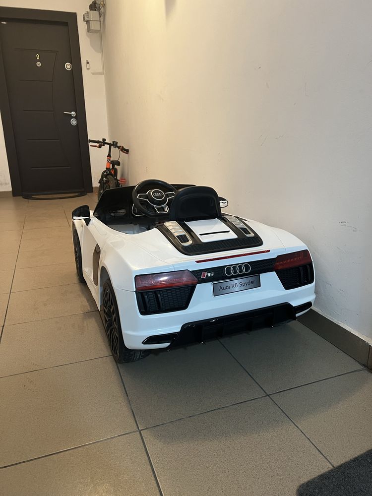 Masinuta copii,  Audi R8