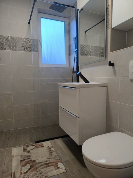 Se inchiriaza apartament cu 2 camere in zona Cornisa