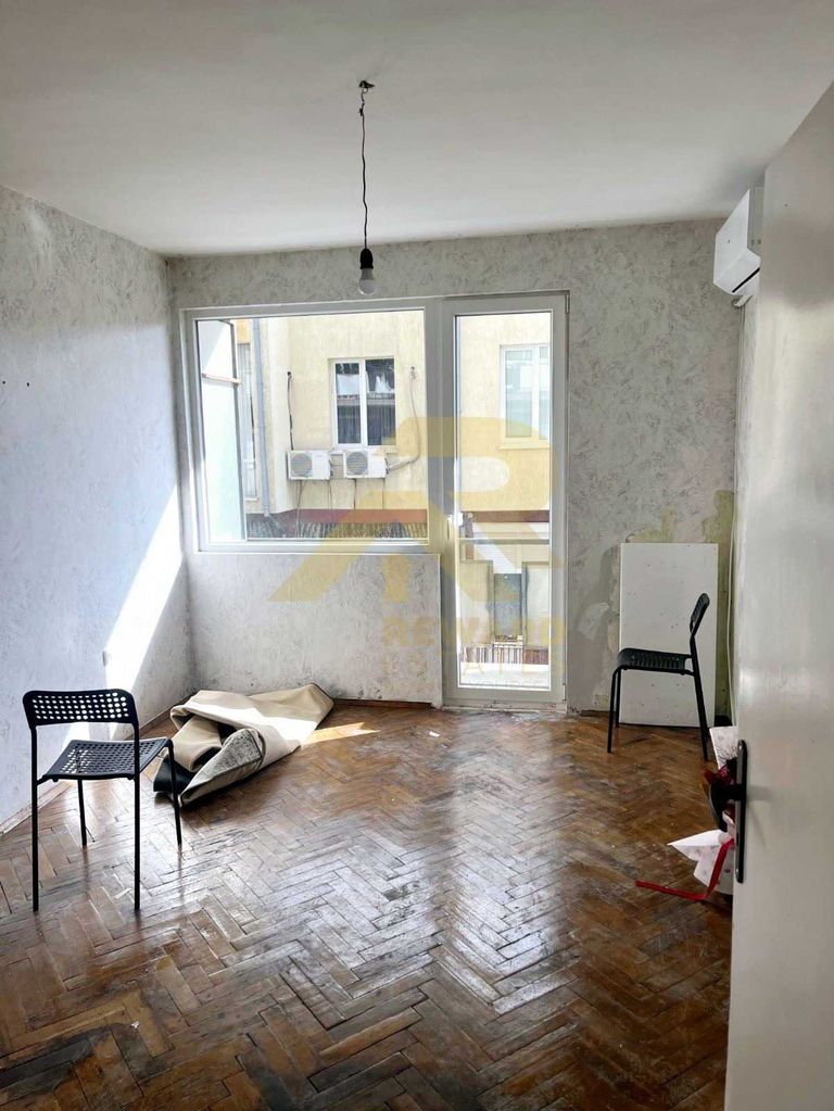 Продава се Тристаен апартамент в Перник, Църква - 101 кв.м за 1233 €/кв.м - Снимка #5