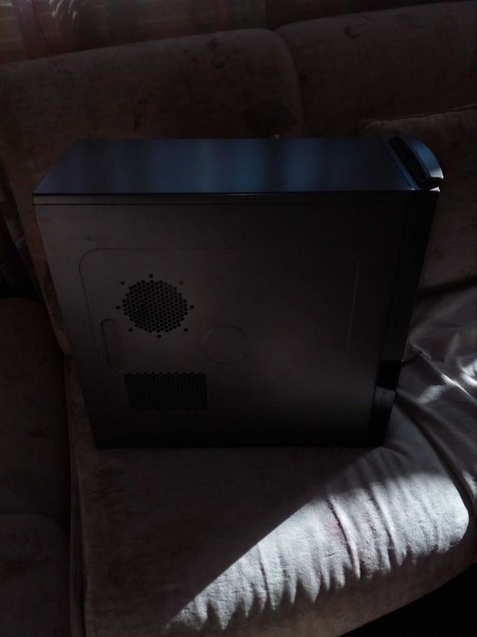 кутия за настолен компютър АТХ