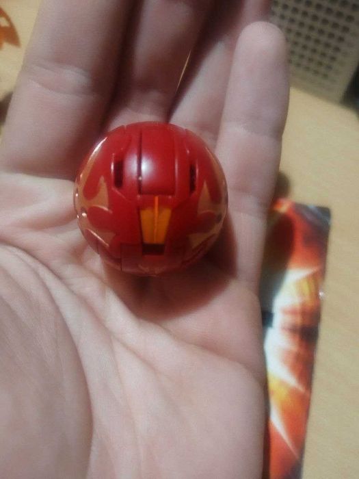 Bakugan Pyrus Storm Skyress