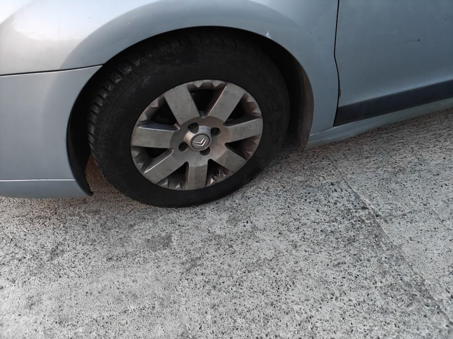 Vindem piese rezultate din dezmembrarea unui Citroen C4