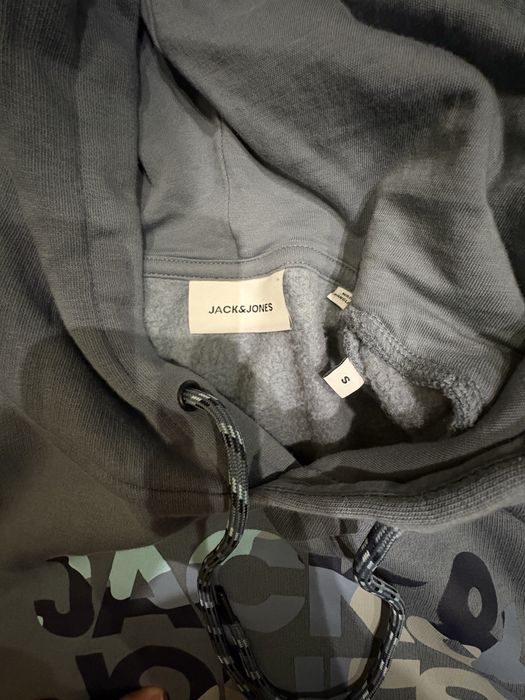 Суичъри Nike Tech Fleece, Jack and Jones, Cropp и LC Waikiki