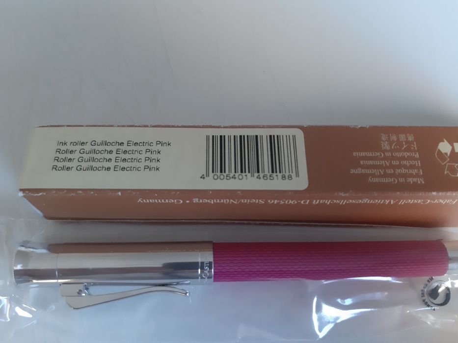 Roller Graf von Faber-Castell Guilloche Electric Pink