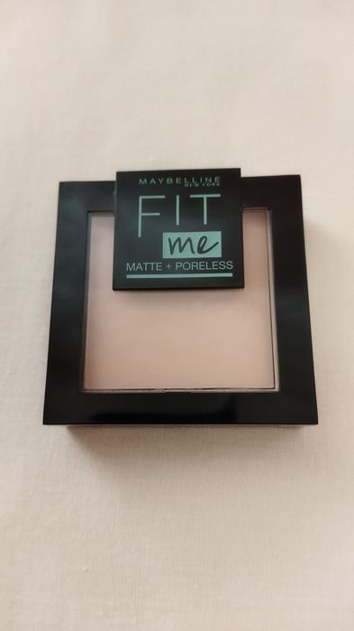 Пудра Meybelline бежевая