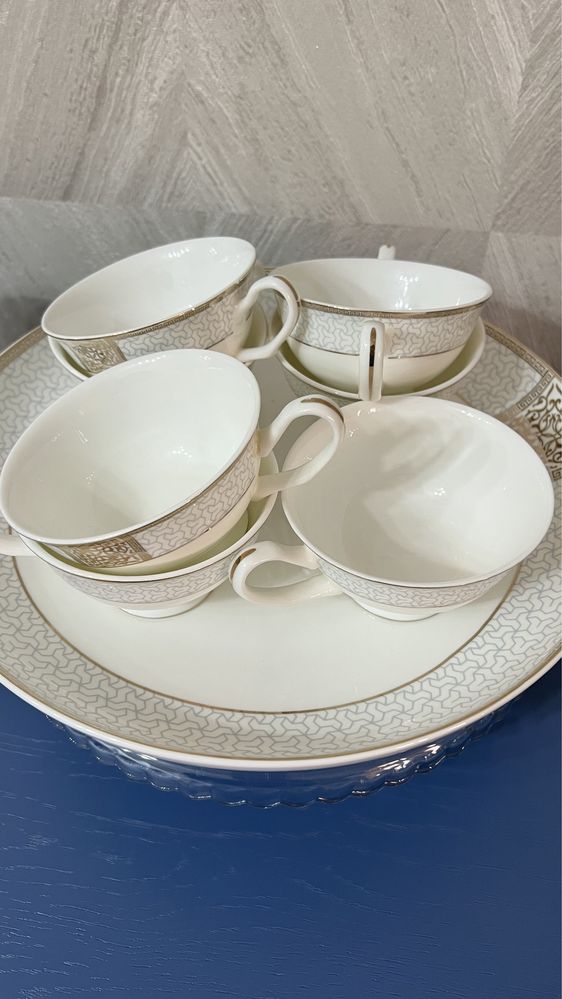 Продам чайно-столовый комплект посуды на 5-6 персон