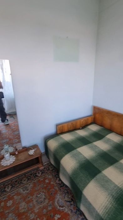 Închiriez apartament cu doua camere în Ineu