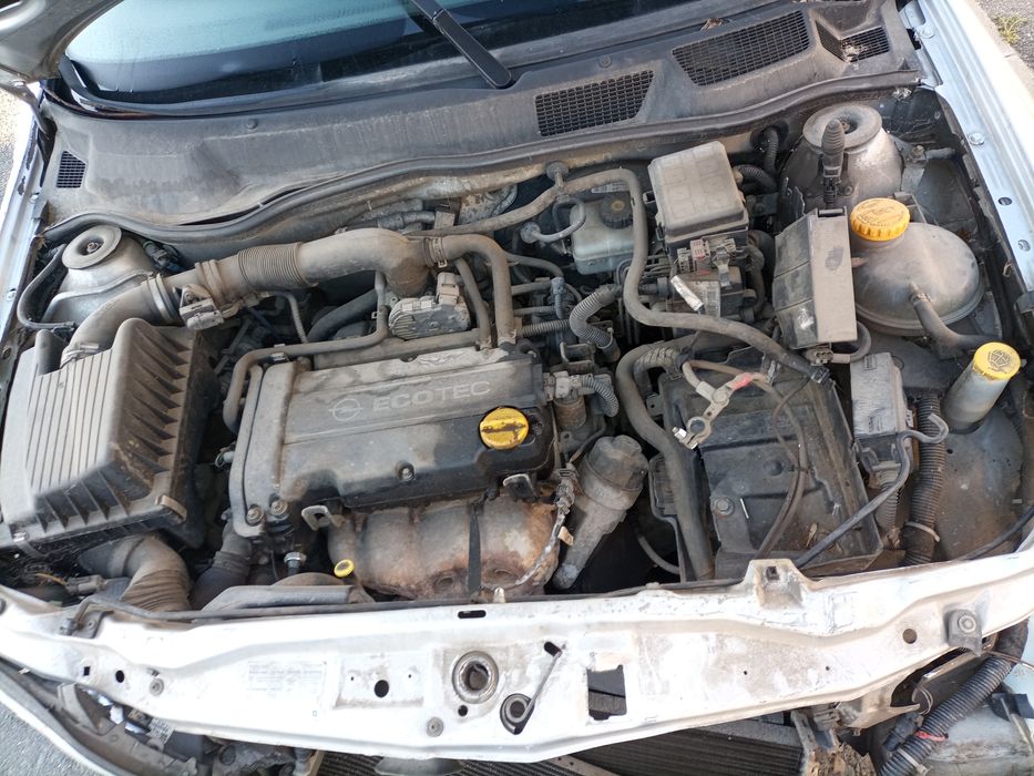 Opel Astra motor 1.4 avariat