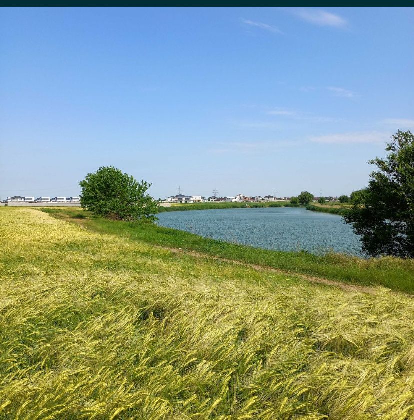 Teren intravilan cu vedere la lac