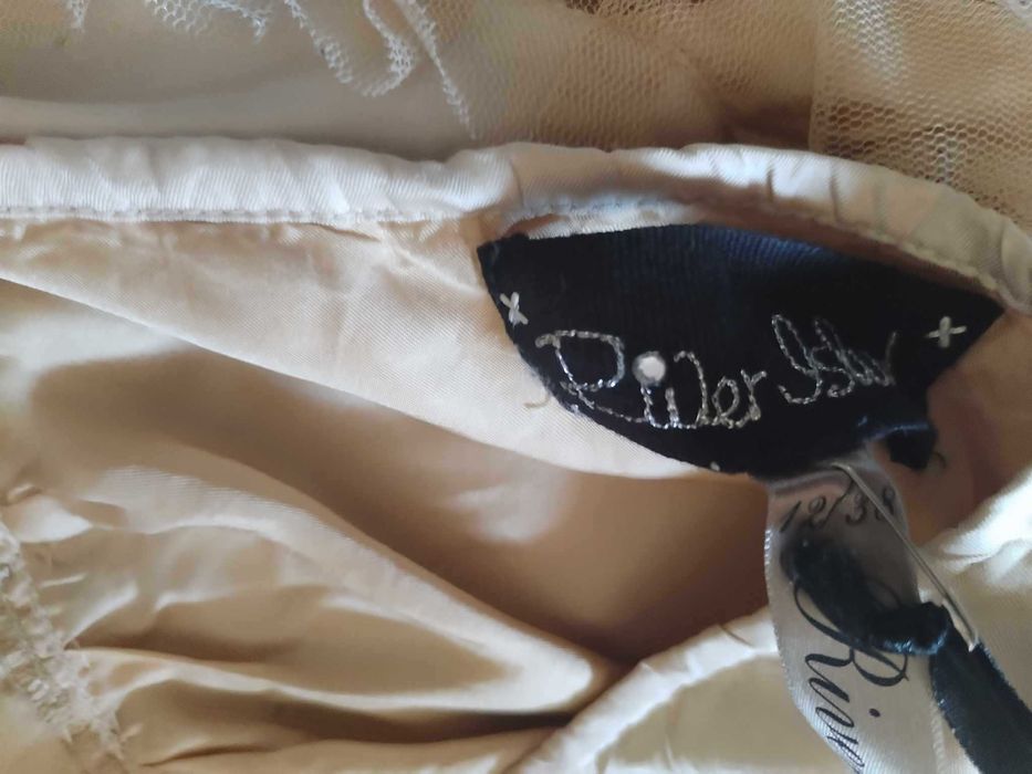 Красива рокля с мъниста, River Island