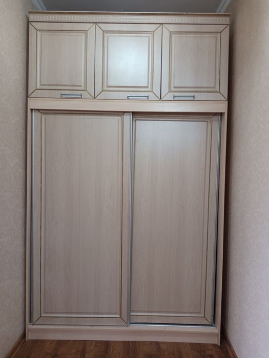 Продам шкаф плательный и обувницу