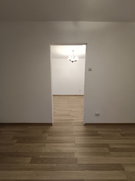 De vânzare: Apartament 3 camere Calea București Brașov 
Cod 158