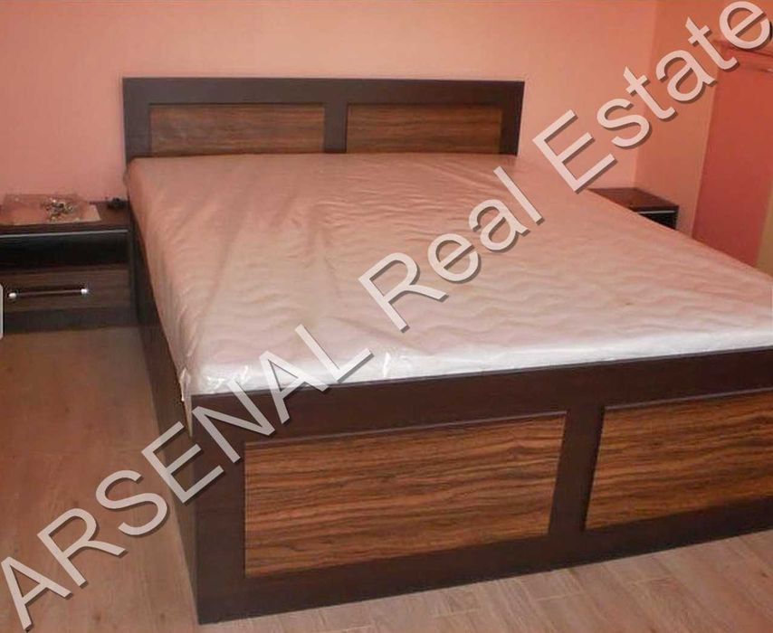 Тристаен апартамент под наем, Студентски град