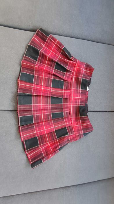 Fusta H&M, marimea 134, varsta 8-9 ani