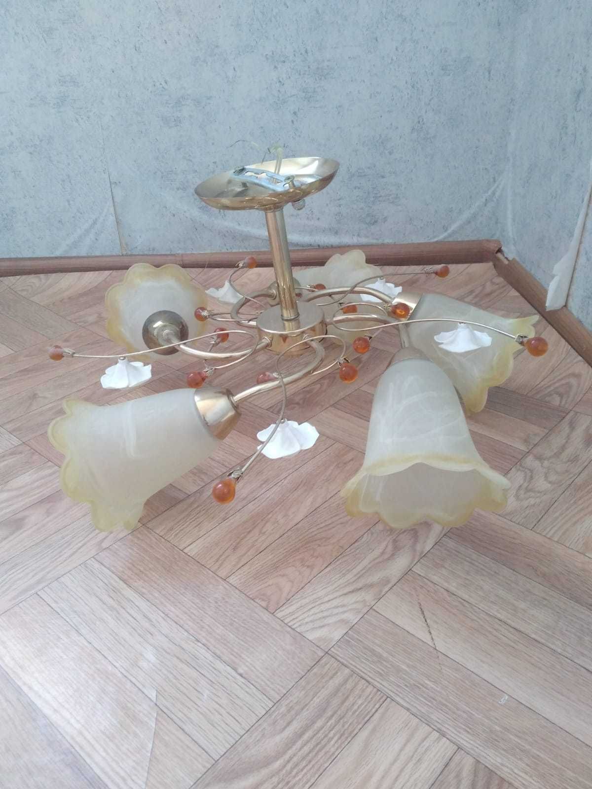 продам люстру потолочную