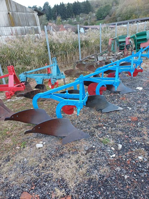 plug cu 2 brezde dupa tractor de la 40 cp pana la 60 cp