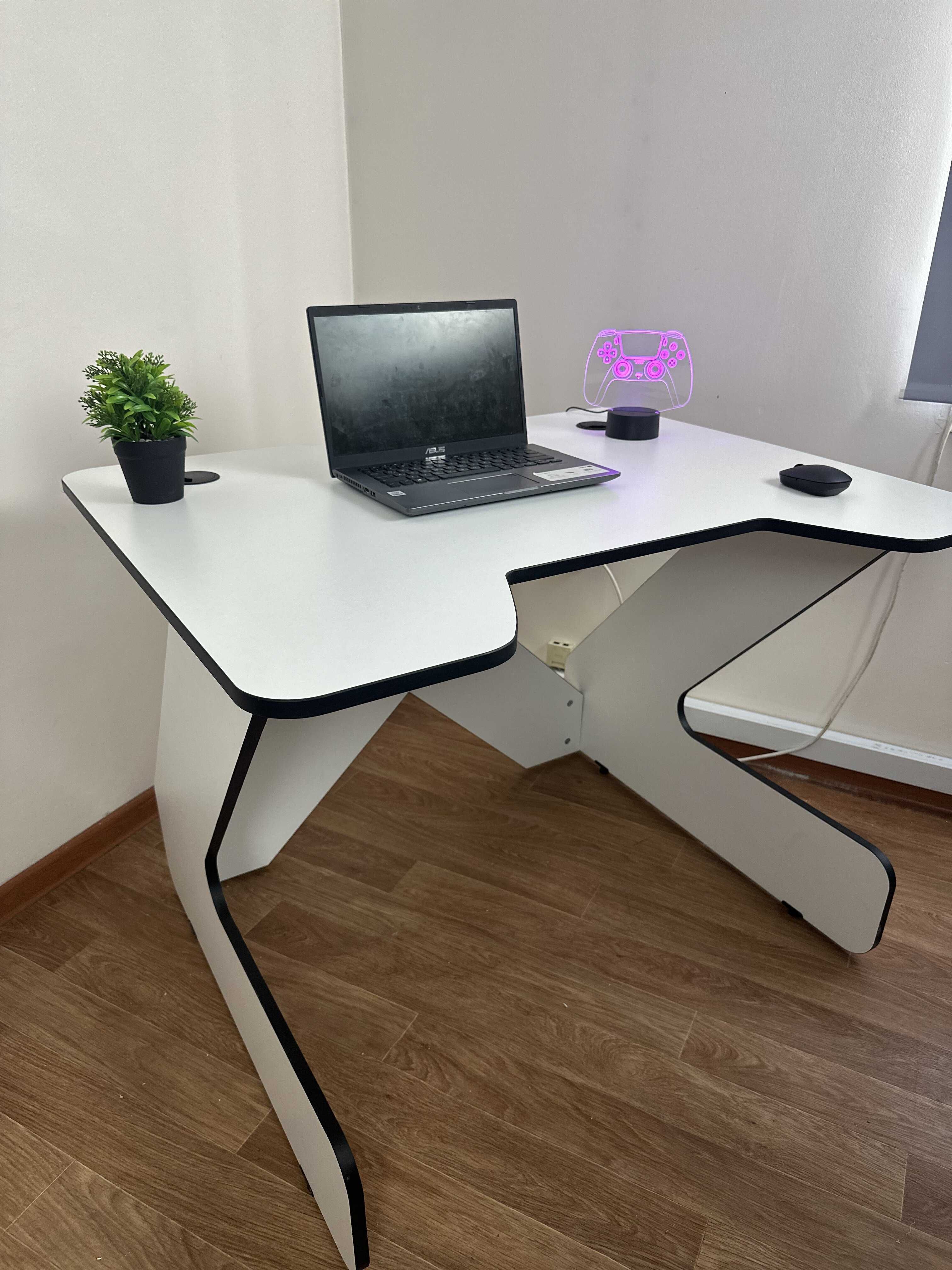 Компьютерный стол \ Геймерский стол DreamDesk Light