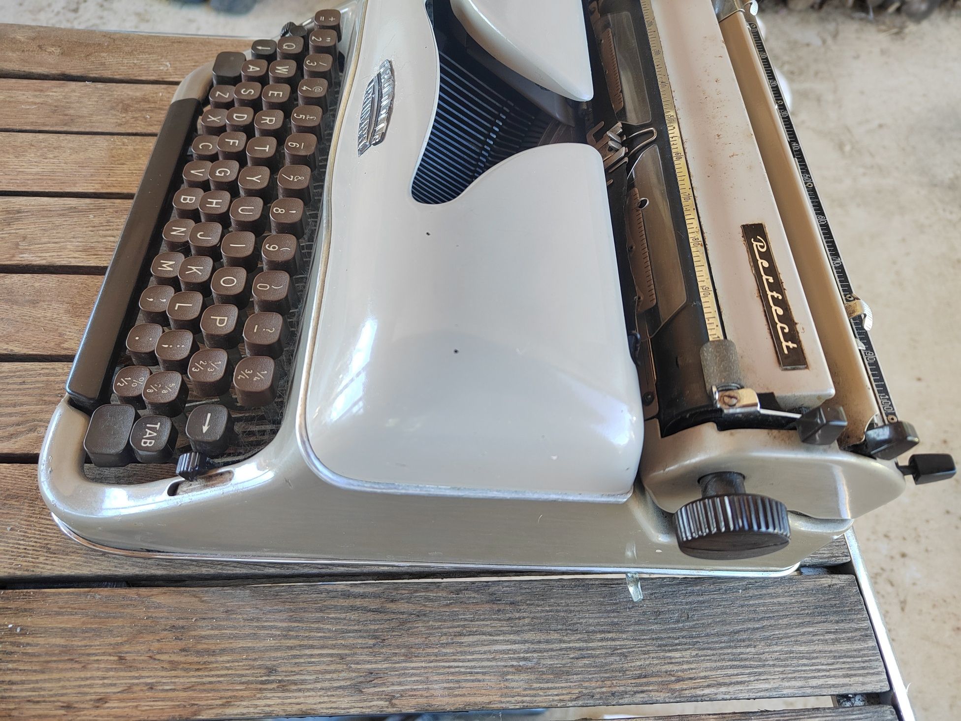 Ретро пишеща машина Grundig Triumph