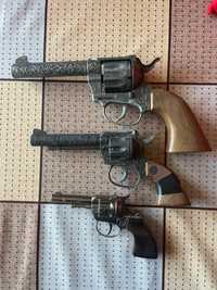 Стари детски антикварни револвери