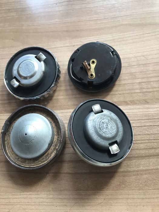 Buson, capac rezervor vechi