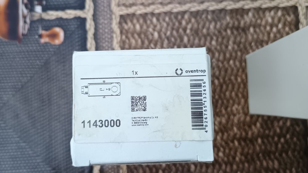 Vând termostat, senzor pentru țevi tip brățară Oventrop - 1143000