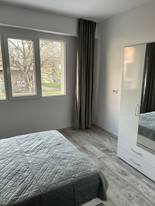 Продавам двустаен апартамент