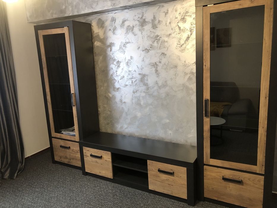 Set mobilier living, comoda si doua vitrine
