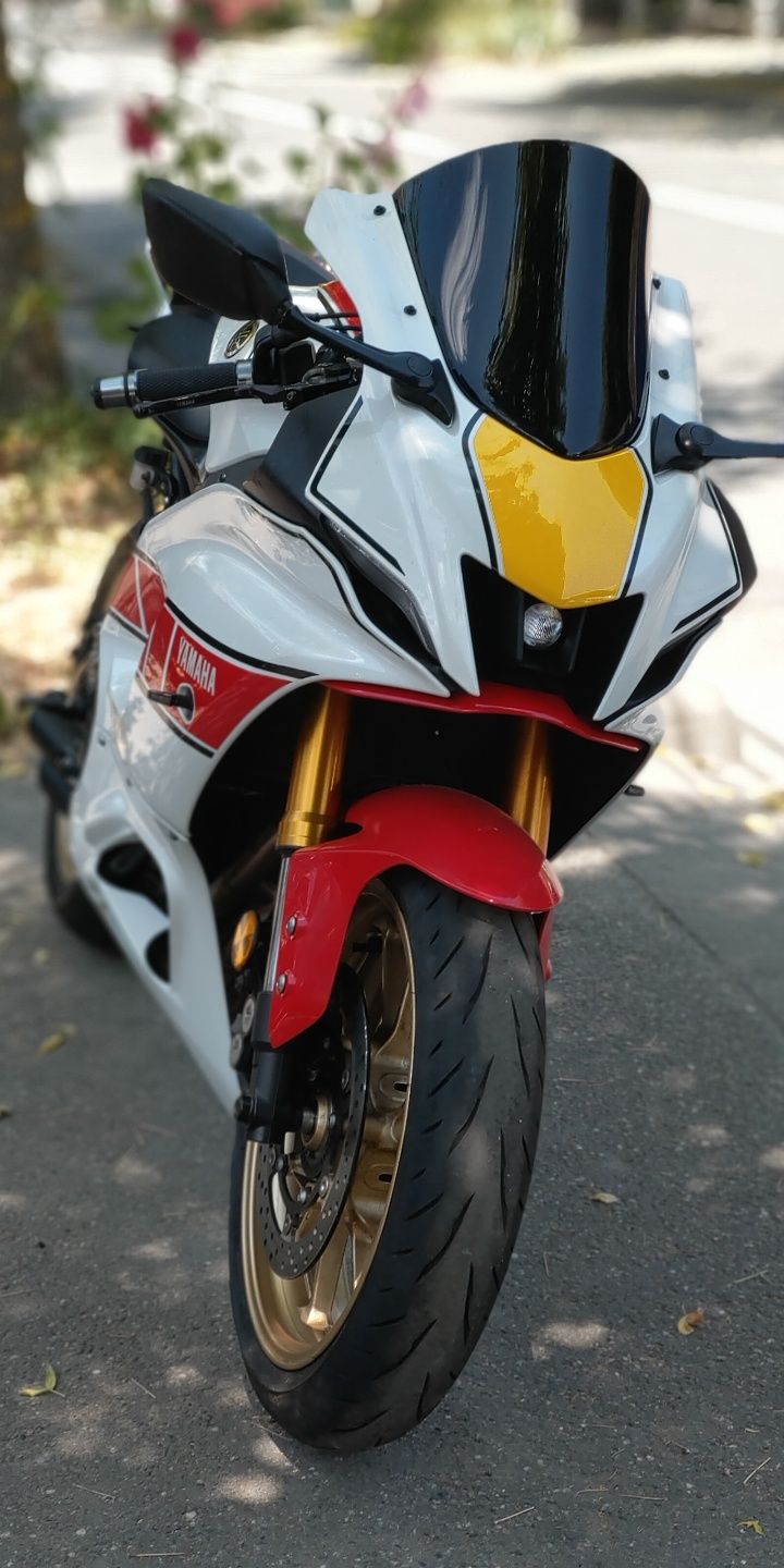 Yamaha YZF - R7 A2