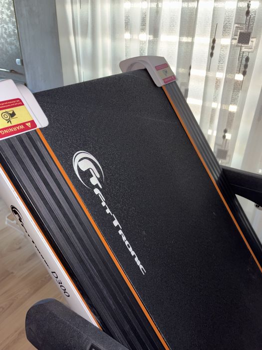 Bandă de alergat FitTronic D300