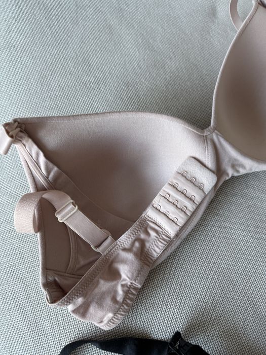 Сутиен за кърмене 80D на H&M 2 броя