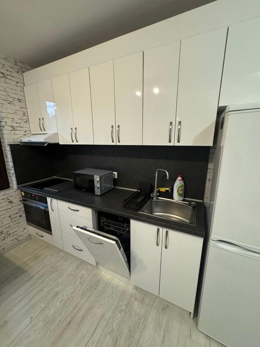 Дава се под наем Двустаен апартамент в София, Кръстова вада - 60 кв.м за 698.19 € - Снимка #2