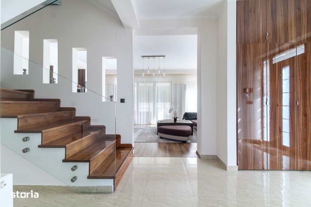 Casa LA CHEIE cu 5 camere si 4 bai, 200 mp, dormitoare mari, Buna Ziua