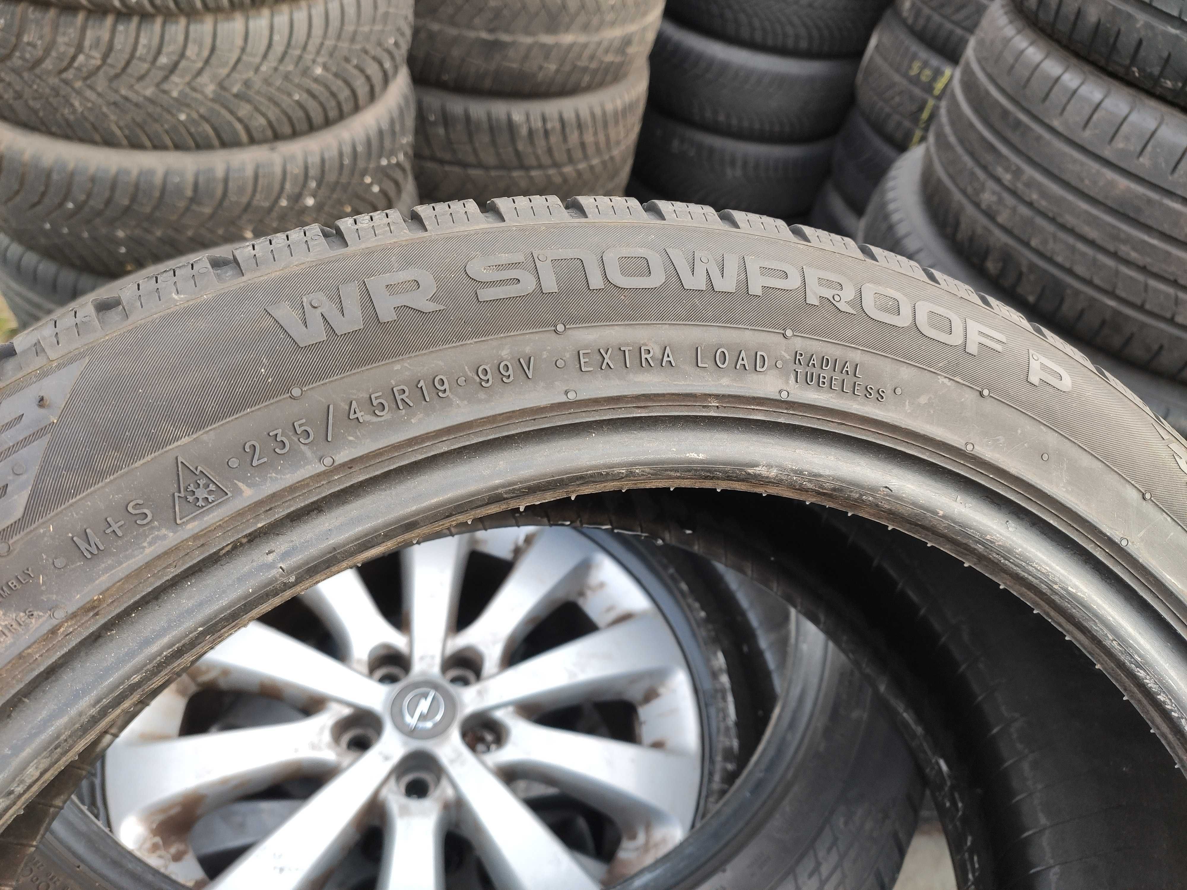 2бр Зимни гуми 235 45 19 - Michelin
